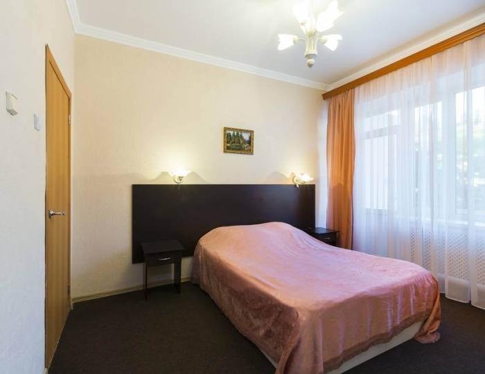 Стандарт 2-местный 2-комнатный корпус 4 - Санаторий «им. Димитрова» Кисловодск